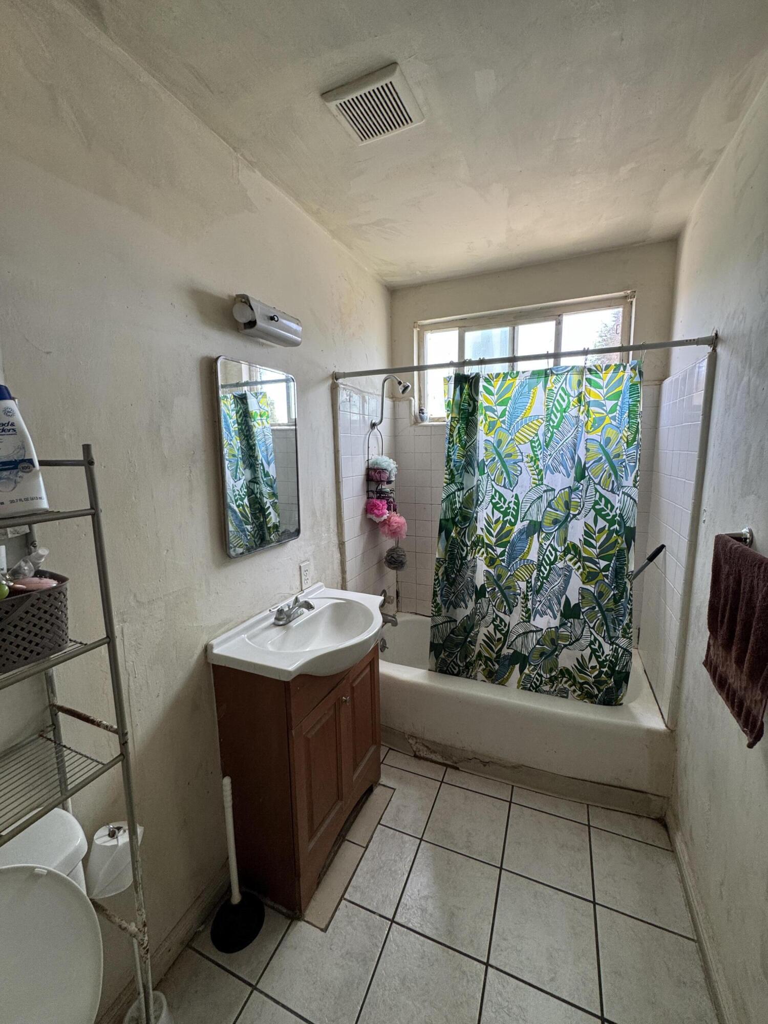 704 North Floral Street Visalia, CA 93291 - Photo 40 of 51
