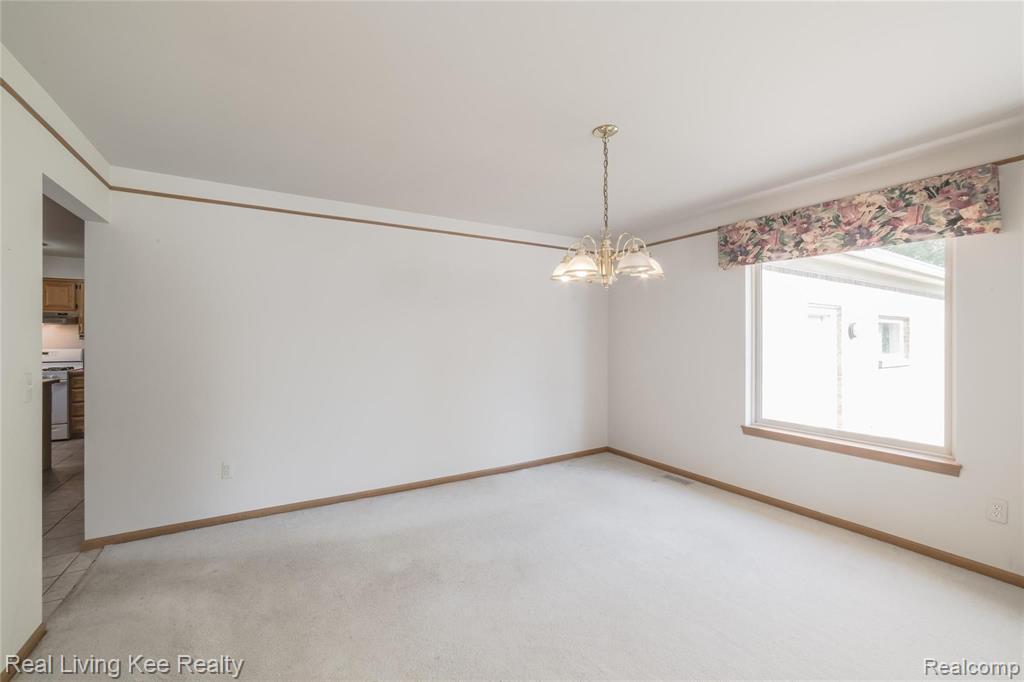 1242 Ruby Avenue Rochester Hills, MI 48309 - Photo 9 of 35
