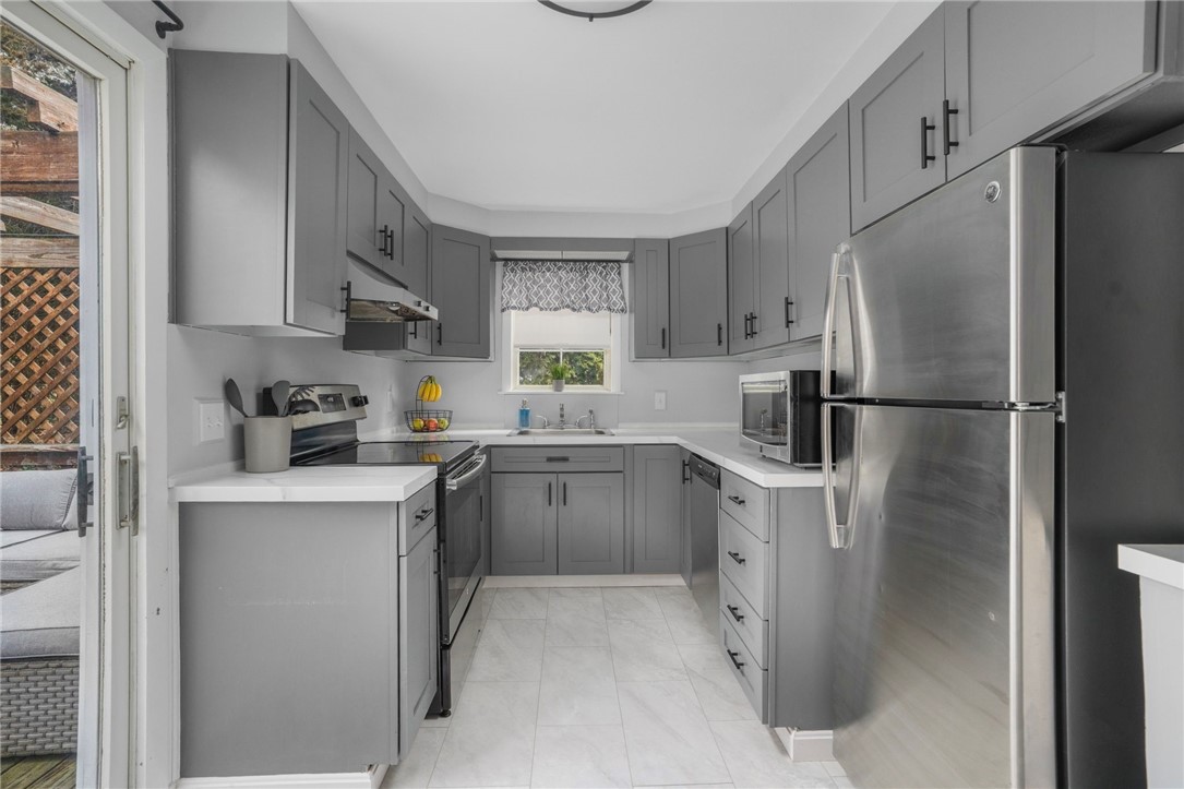 1401 Hope Road Cranston, RI 02831 - Photo 7 of 30 Gallery Image 7