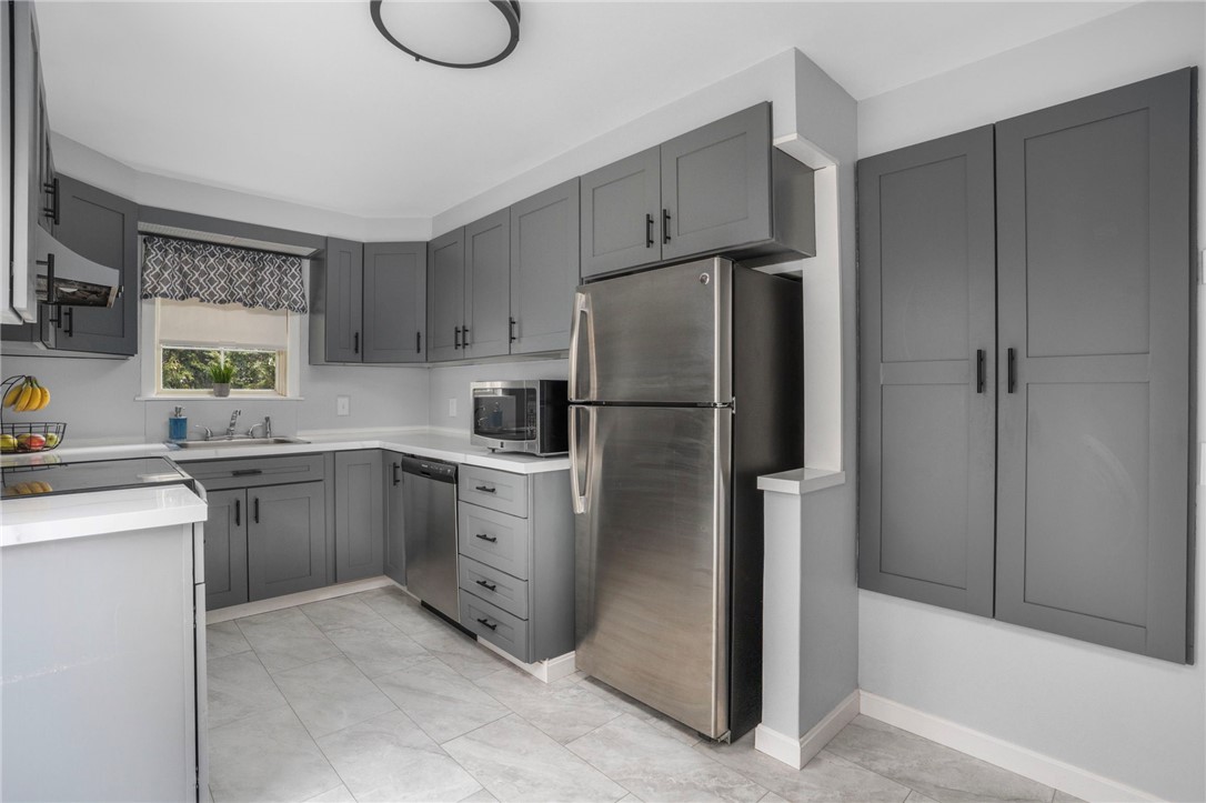 1401 Hope Road Cranston, RI 02831 - Photo 8 of 30 Gallery Image 8
