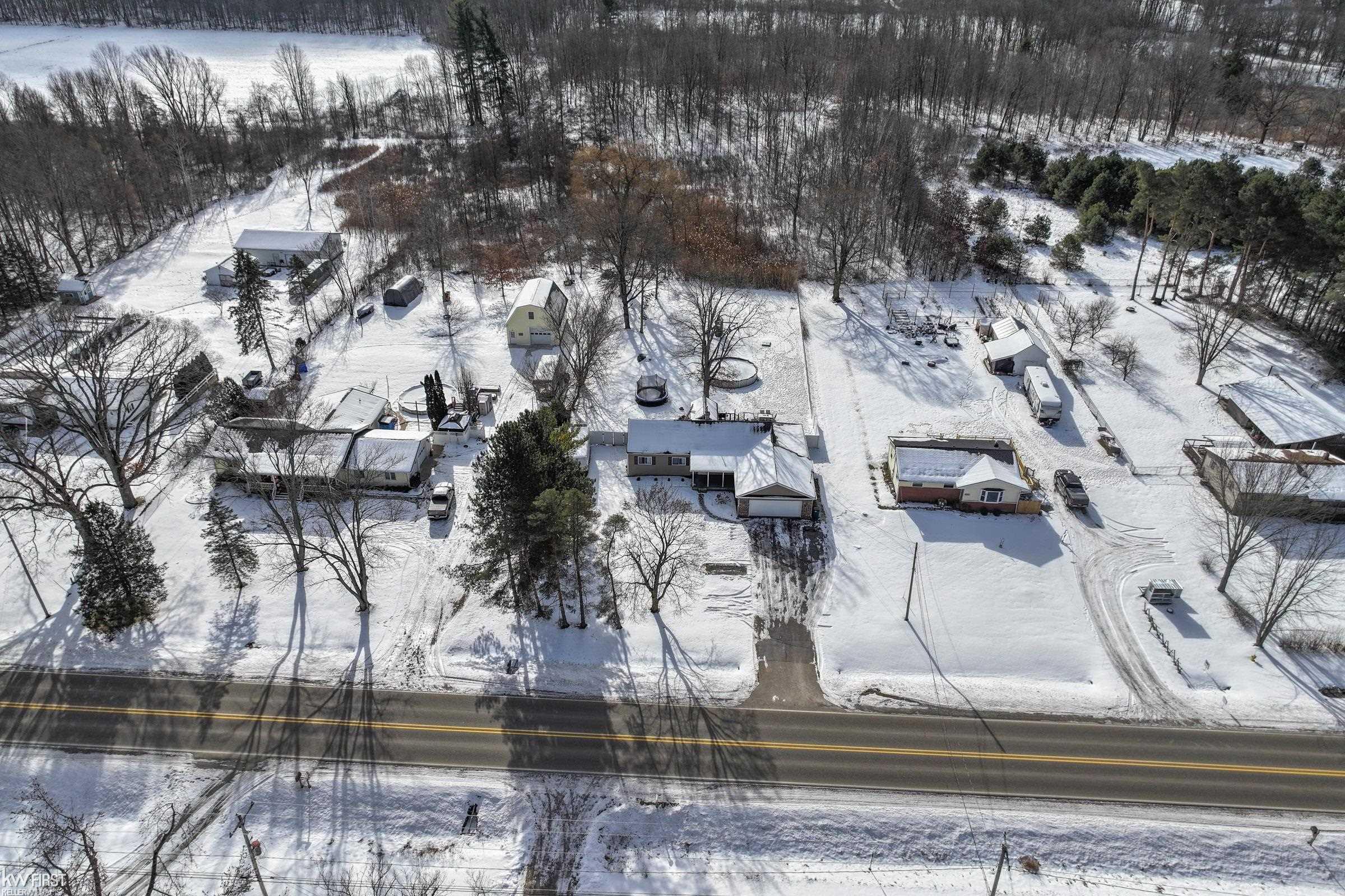 10114 East Mt Morris Road Davison, MI 48423 - Photo 40 of 43 50164973-5cc294b6-b018-48c9-954a-bbd602888593.JPG