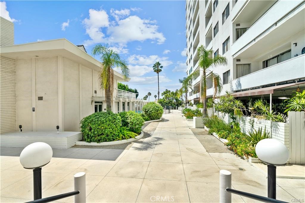 7250 Franklin Avenue, Unit 406 Los Angeles, CA 90046 - Photo 17 of 34