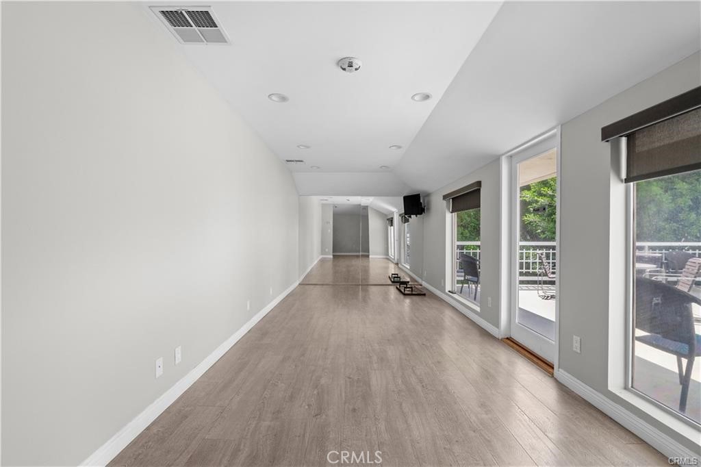 7250 Franklin Avenue, Unit 406 Los Angeles, CA 90046 - Photo 21 of 34 Yoga Room