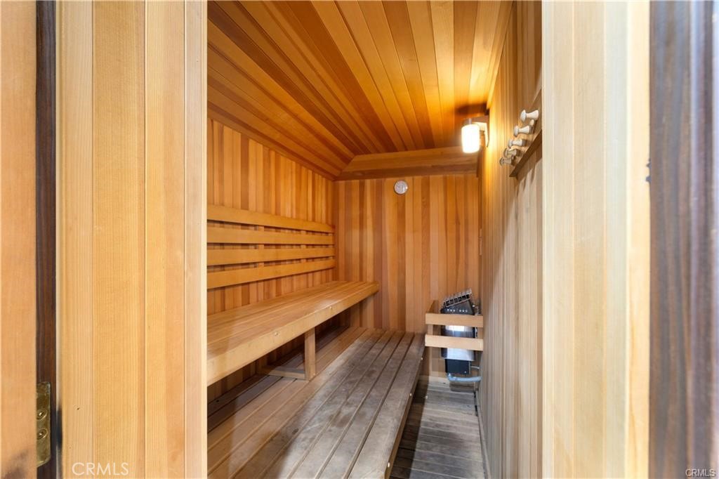 7250 Franklin Avenue, Unit 406 Los Angeles, CA 90046 - Photo 22 of 34 Sauna
