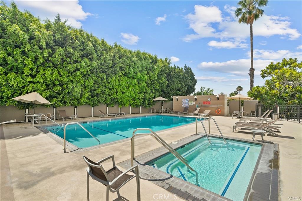 7250 Franklin Avenue, Unit 406 Los Angeles, CA 90046 - Photo 23 of 34 Pool