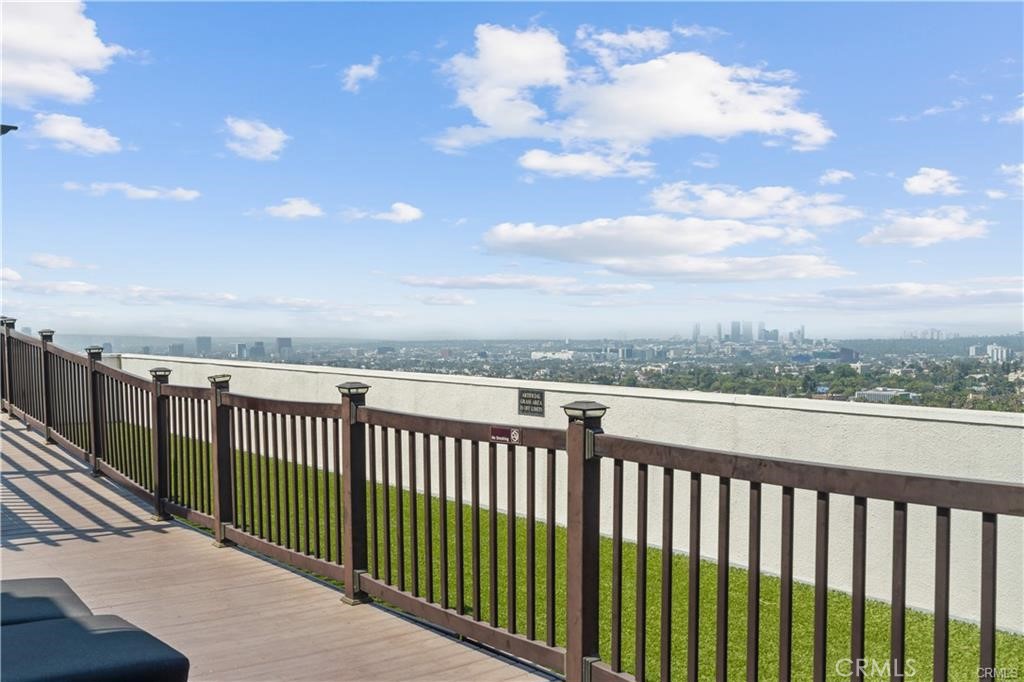 7250 Franklin Avenue, Unit 406 Los Angeles, CA 90046 - Photo 28 of 34 Jogging Path