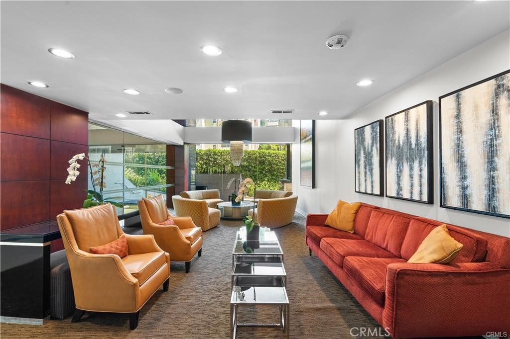 7250 Franklin Avenue, Unit 406 Los Angeles, CA 90046 - Photo 3 of 34 The lobby