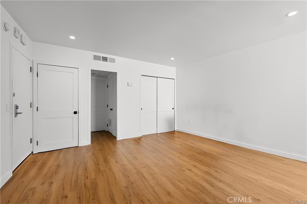 7250 Franklin Avenue, Unit 406 Los Angeles, CA 90046 - Photo 4 of 34 Living Room/Bedroom