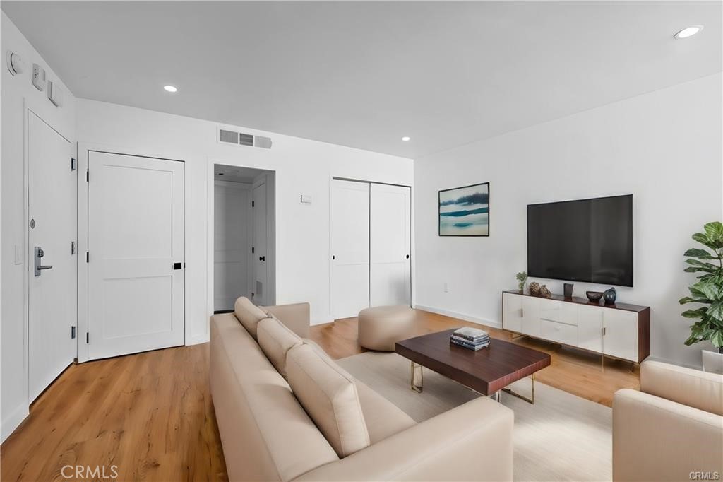 7250 Franklin Avenue, Unit 406 Los Angeles, CA 90046 - Photo 5 of 34 Virtually Staged Living Room