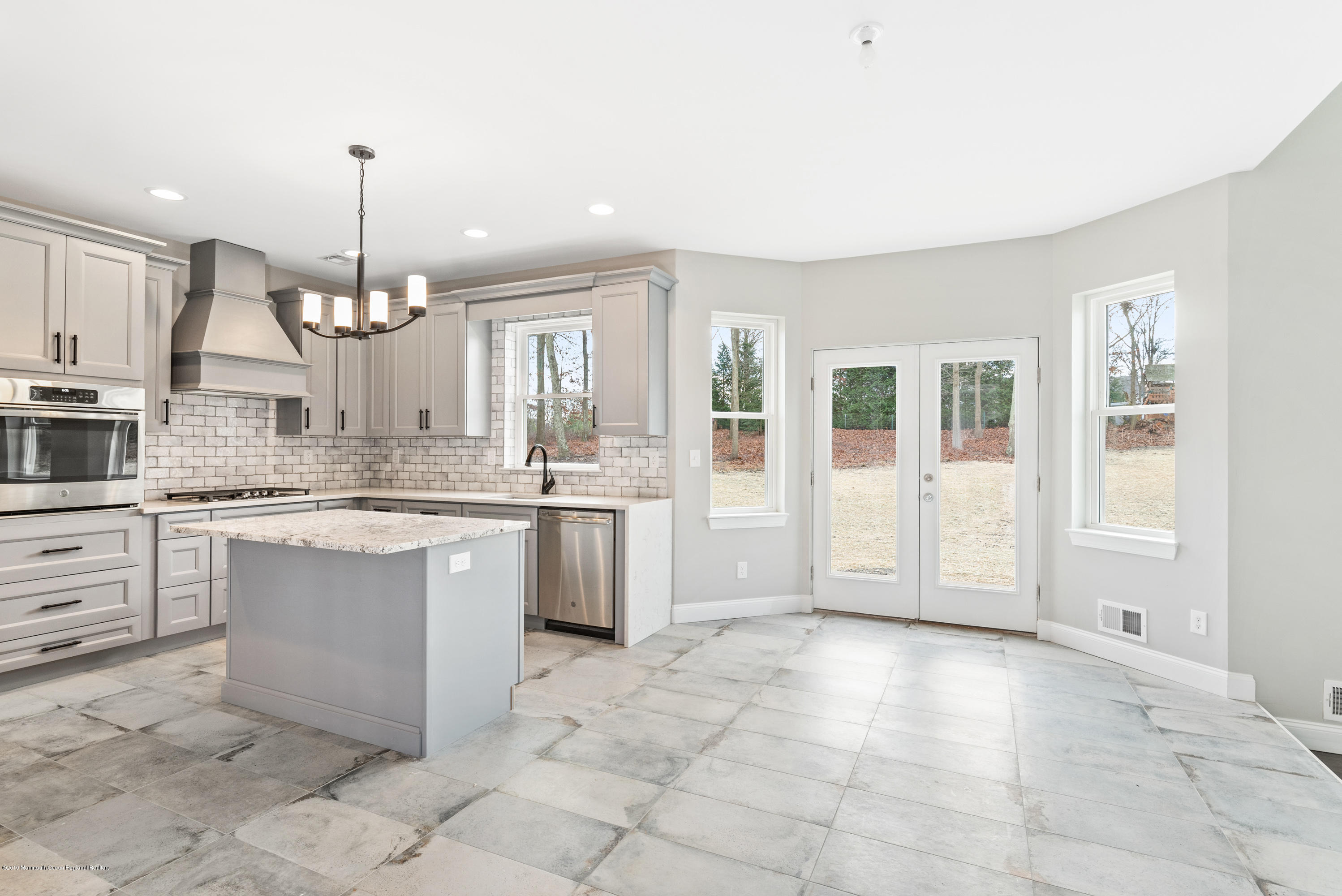 5 Hummingbird Court Howell, NJ 07731 - Photo 8 of 39 Kitchen Dinette
