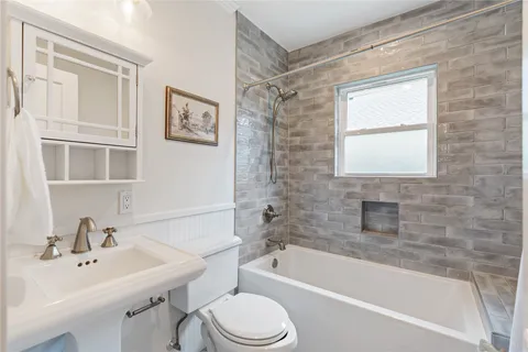 $925,000 | 1111 Le Green Street, Houston, TX 77009