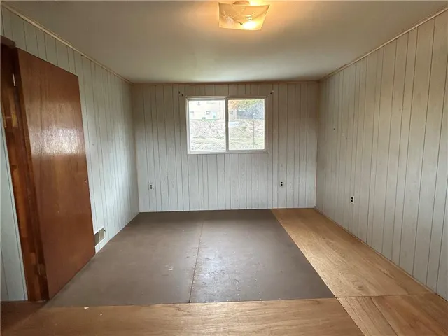 an empty room with closet