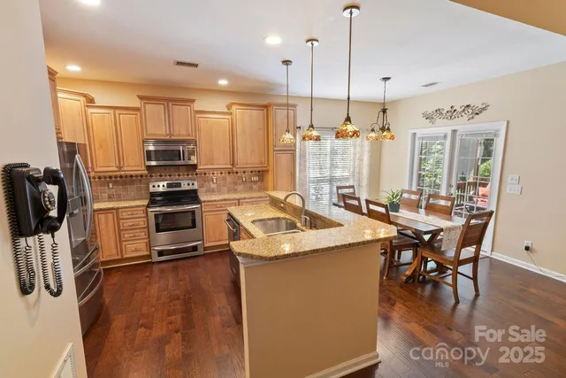 $645,000 | 16203 Hollingbourne Road, Huntersville, NC 28078