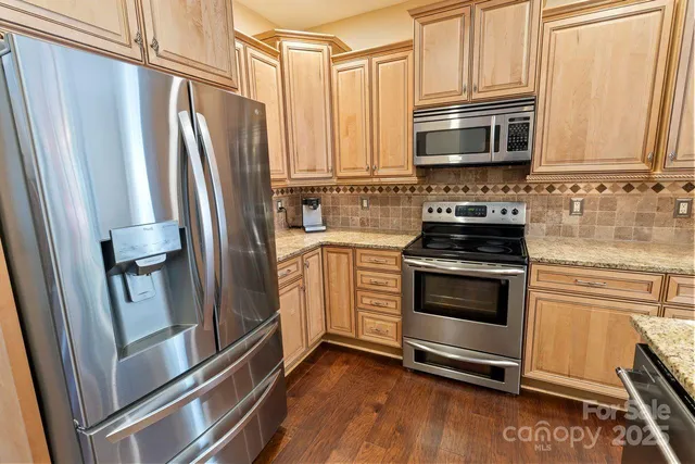 $645,000 | 16203 Hollingbourne Road, Huntersville, NC 28078