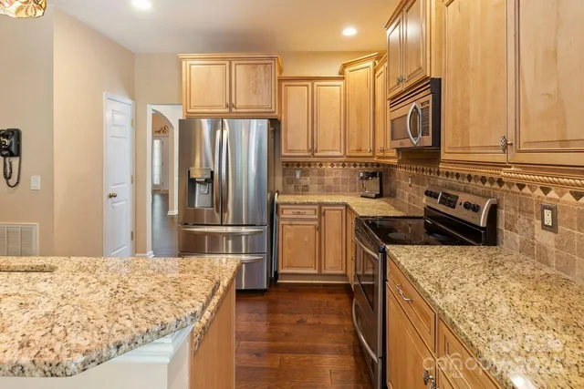 $645,000 | 16203 Hollingbourne Road, Huntersville, NC 28078