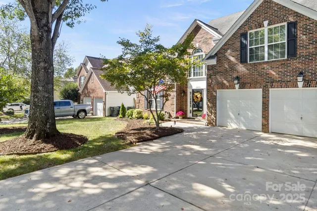 $645,000 | 16203 Hollingbourne Road, Huntersville, NC 28078