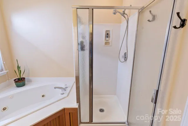 $645,000 | 16203 Hollingbourne Road, Huntersville, NC 28078