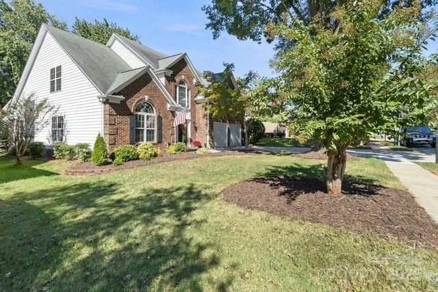 $645,000 | 16203 Hollingbourne Road, Huntersville, NC 28078