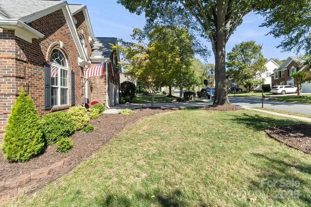 $645,000 | 16203 Hollingbourne Road, Huntersville, NC 28078