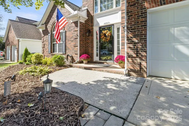 $645,000 | 16203 Hollingbourne Road, Huntersville, NC 28078