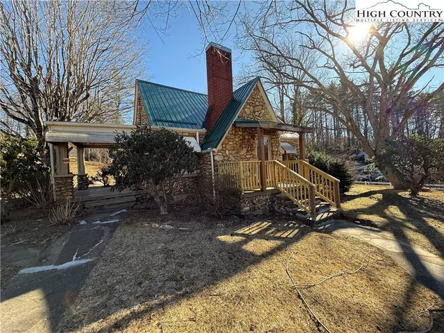 $225,983 | 2562 U.S. Highway 221 North, Jefferson, NC 28640