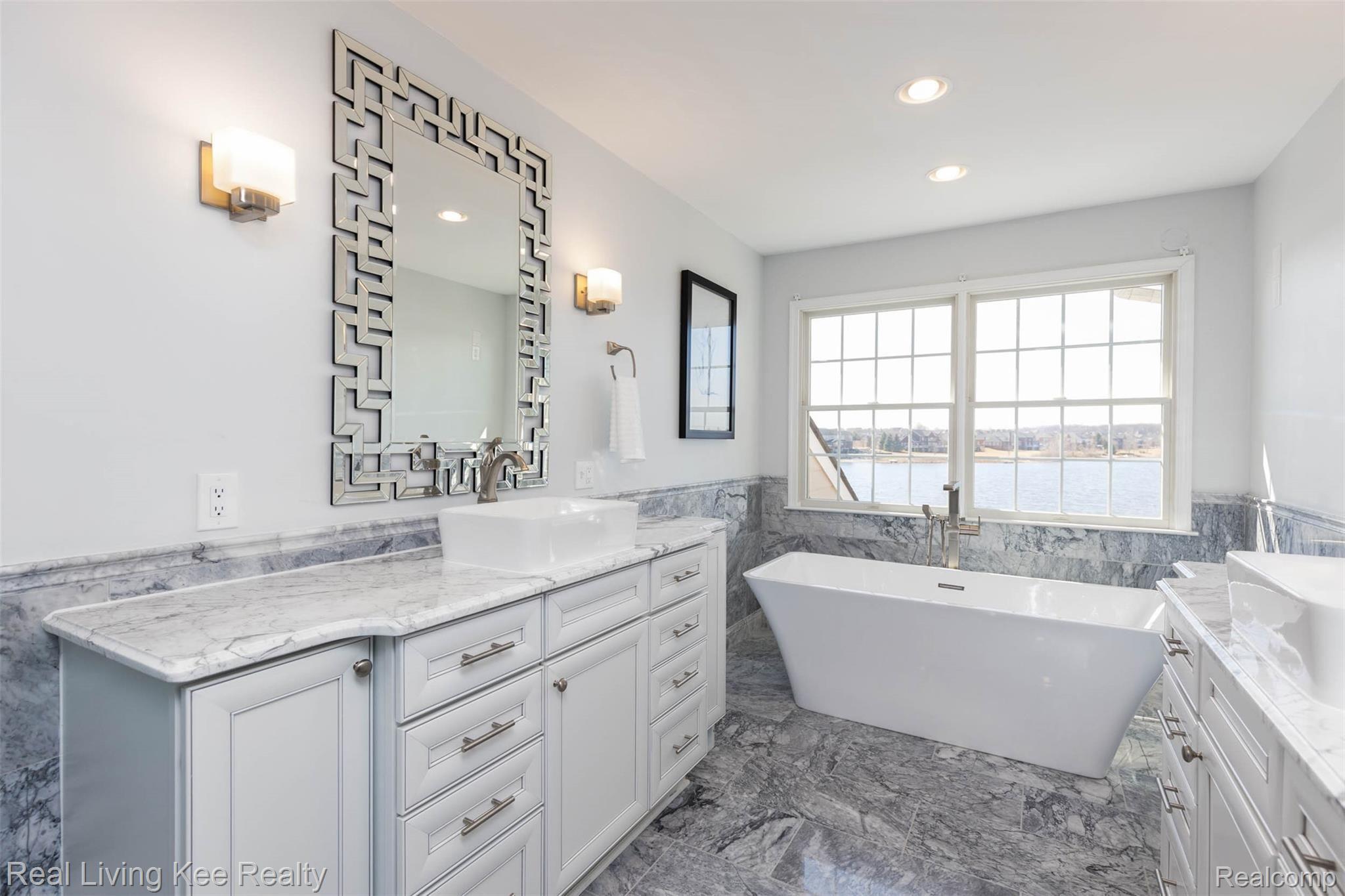 24775 Reeds Pointe Drive Novi, MI 48374 - Photo 24 of 38 24775 Reeds Pointe Dr-30.jpg