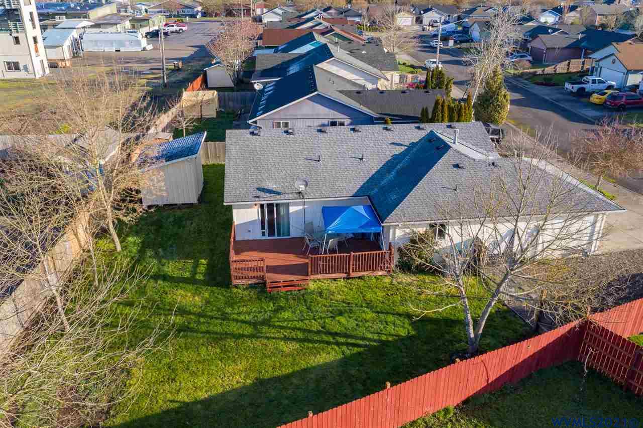 1073 B Loop Lebanon, OR 97355 - Photo 19 of 23