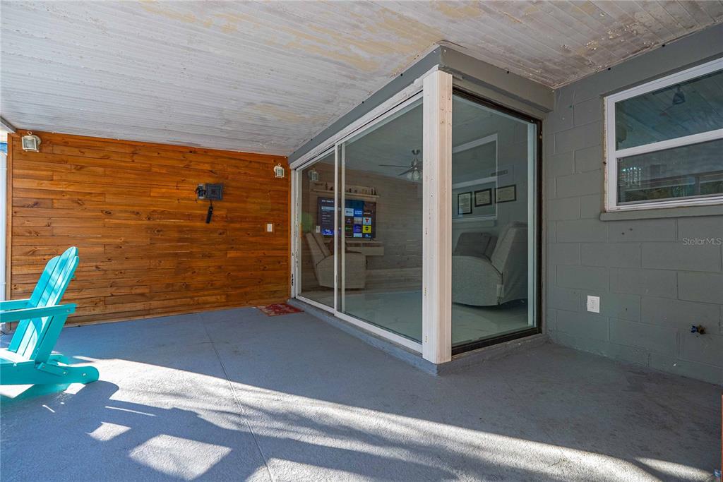 5124 Springwood Drive Tampa, FL 33624 - Photo 17 of 53 a view of outdoor space