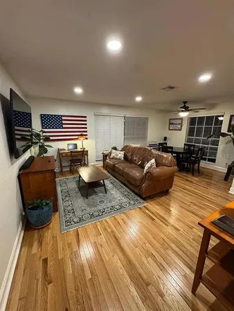 $2,700 | 606 South Glen Avenue, Unit 9, Tampa, FL 33609