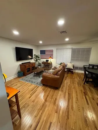$2,700 | 606 South Glen Avenue, Unit 9, Tampa, FL 33609