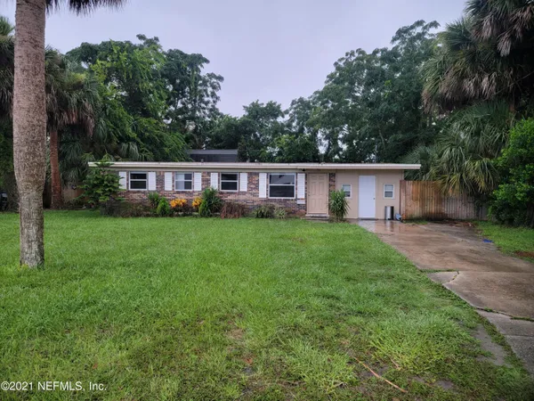 $2,000 | 115 Saratoga Circle South, Atlantic Beach, FL 32233