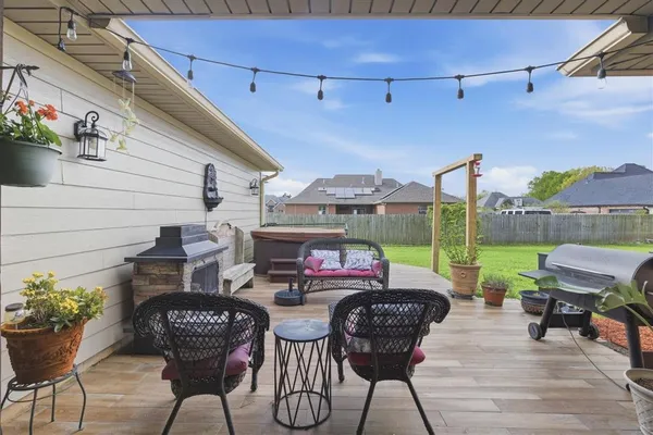 $525,000 | 975 North Kade Lane, Lake Charles, LA 70605