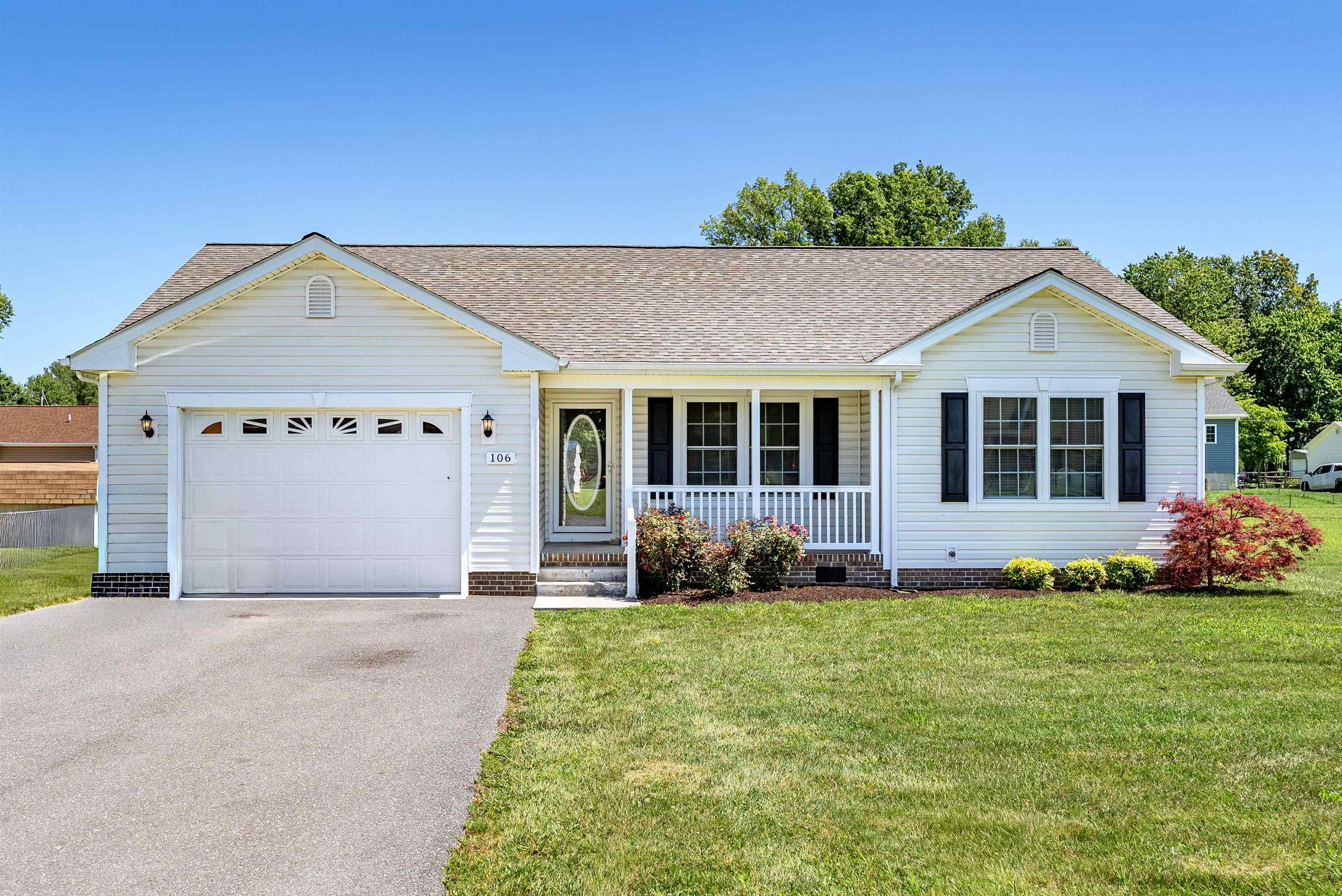106 7th Street Grottoes, VA 24441 - Photo 2 of 46