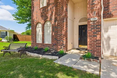 $398,000 | 3304 Olympus Court, Corinth, TX 76210