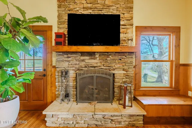 $699,909 | 2341 County Road 561, Englewood, TN 37329