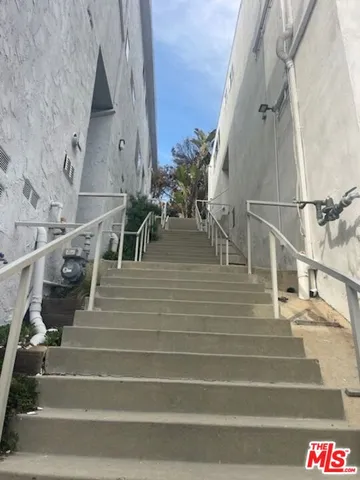 $6,000 | 18203 Coastline Drive, Unit 7, Malibu, CA 90265