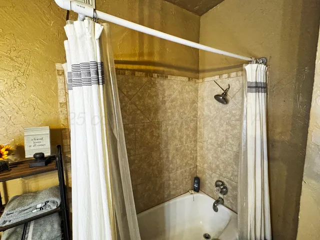 $129,000 | 222 South Baylor Street, Perryton, TX 79070