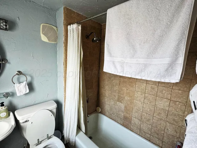 $129,000 | 222 South Baylor Street, Perryton, TX 79070