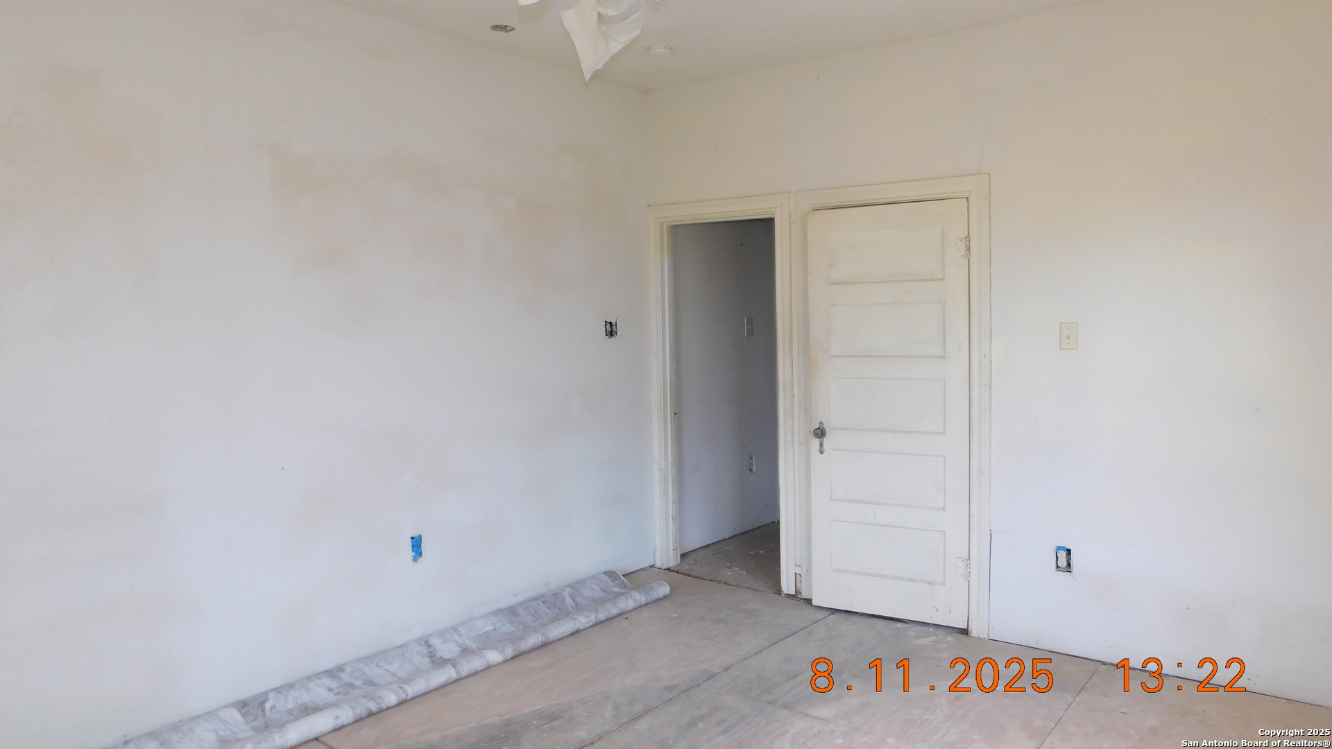 11620 Highway 16 Poteet, TX 78065 - Photo 33 of 38 a view of an empty room