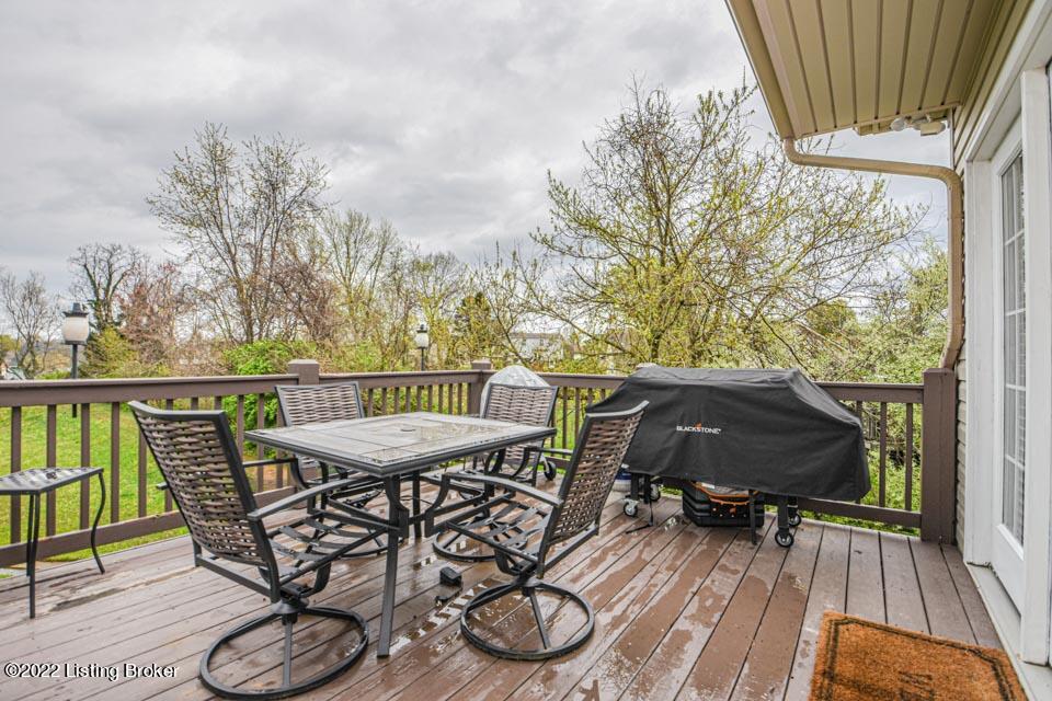10205 Vantage Road Louisville, KY 40299 - Photo 29 of 30 033_Deck