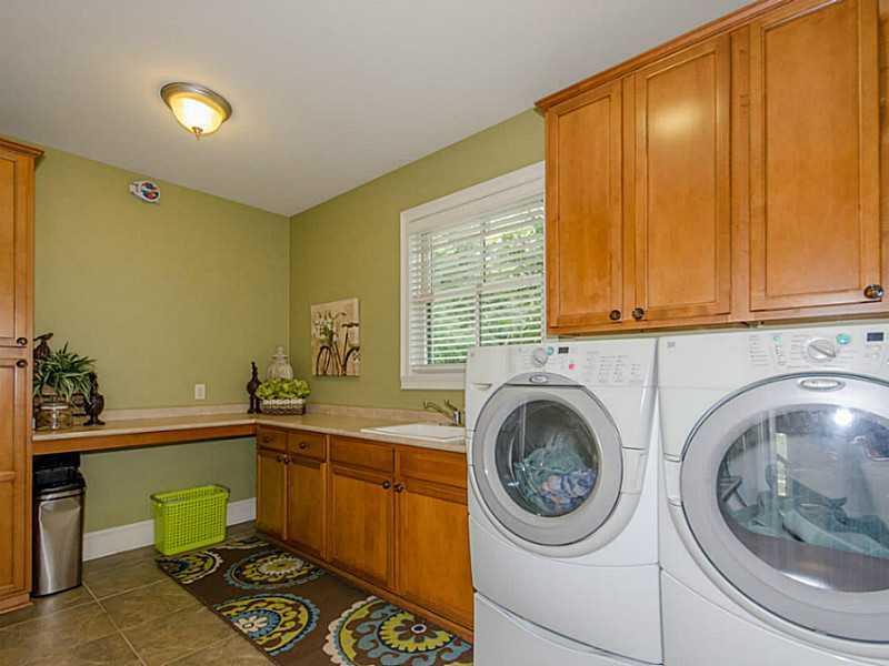 2241 Finchley Road Carmel, IN 46032 - Photo 12 of 24 Gallery Image 12