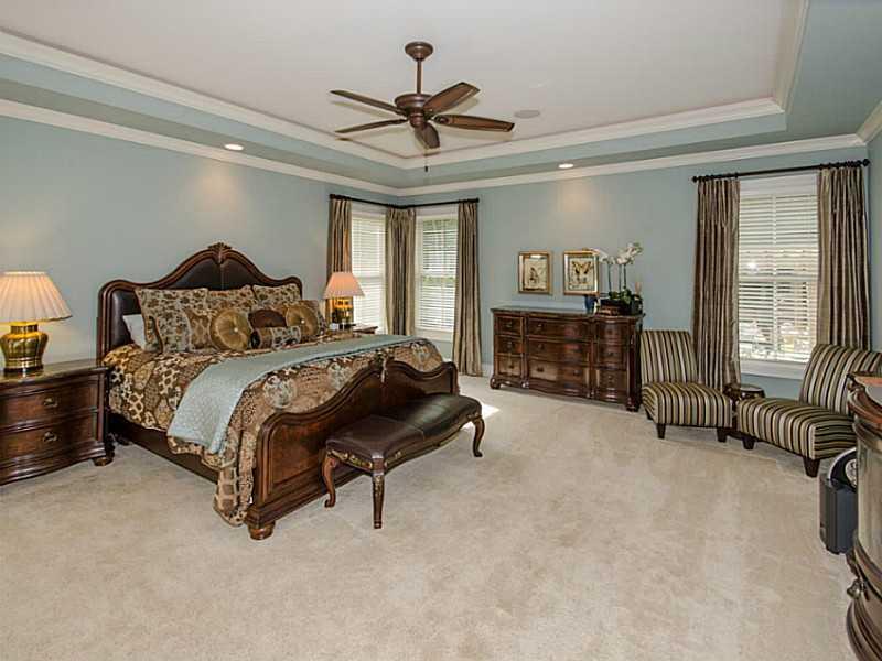 2241 Finchley Road Carmel, IN 46032 - Photo 13 of 24 Gallery Image 13