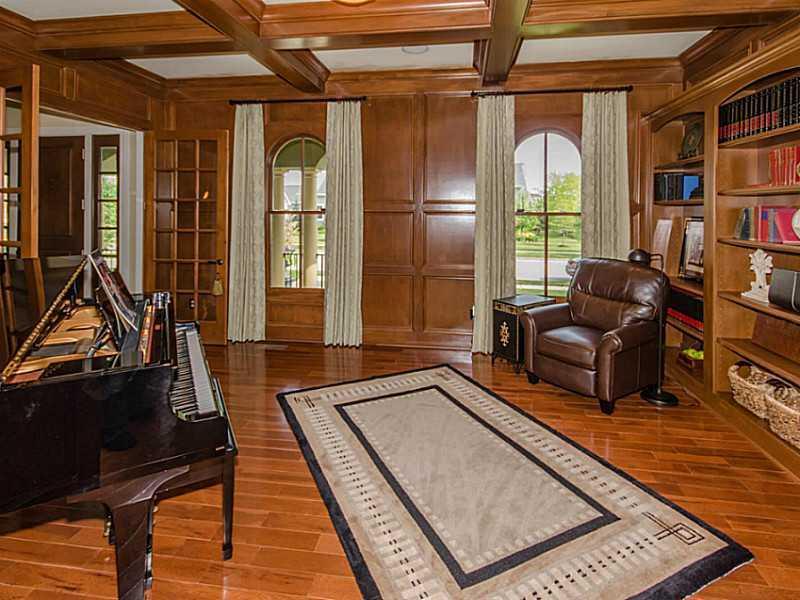 2241 Finchley Road Carmel, IN 46032 - Photo 9 of 24 Gallery Image 9