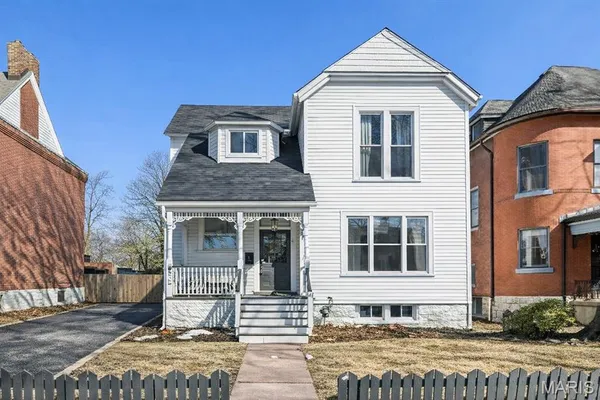 $425,000 | 4935 Reber Place, St. Louis, MO 63139