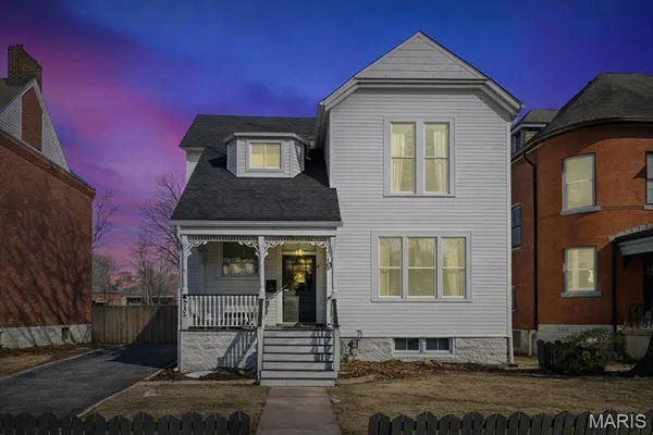 $425,000 | 4935 Reber Place, St. Louis, MO 63139