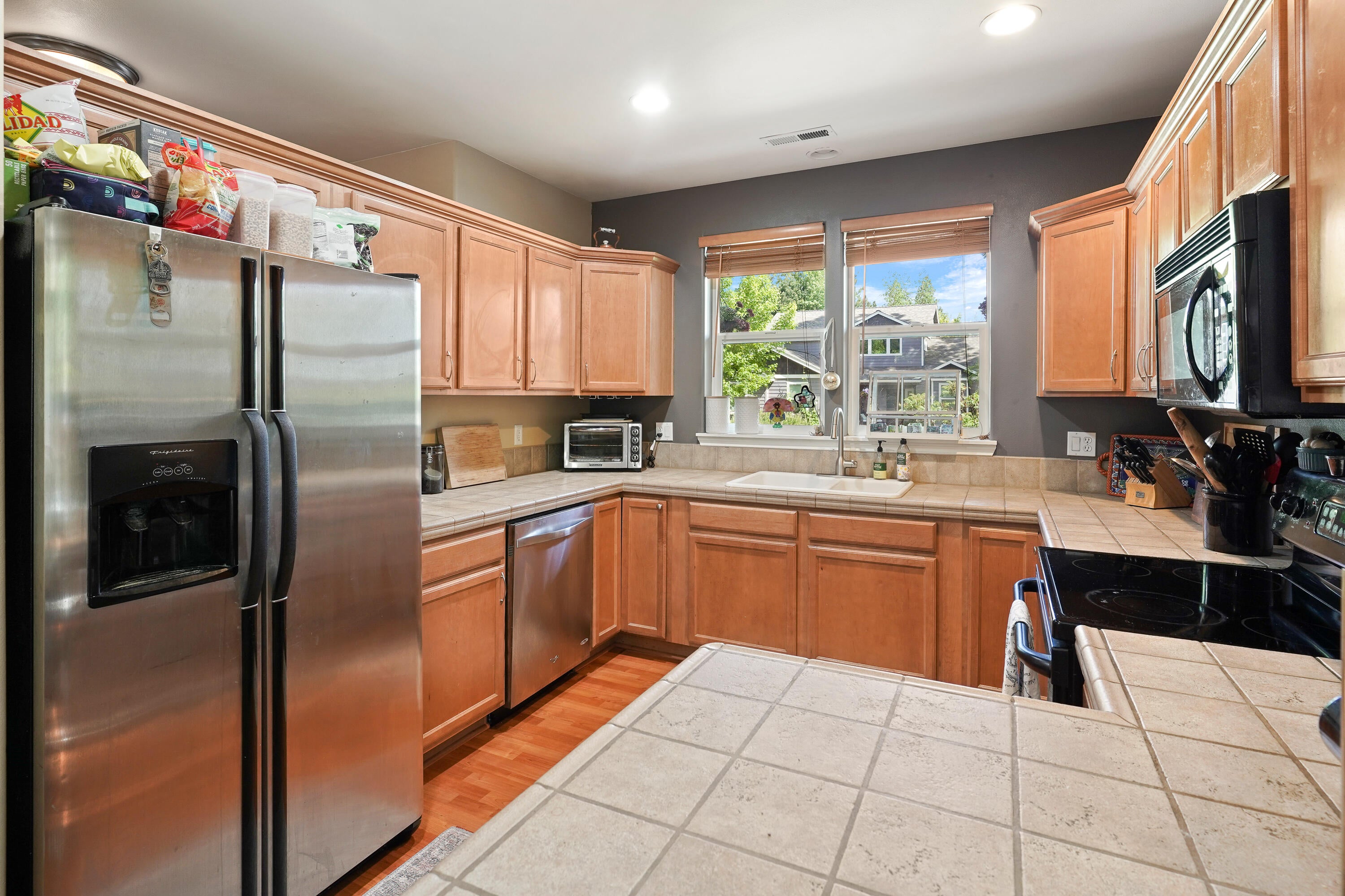 19516 Fishhawk Loop Bend, OR 97702 - Photo 6 of 30 7 kitchen