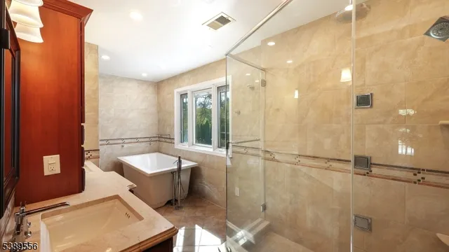 $885,000 | 4 Chamberlain Road, Flemington, NJ 08822