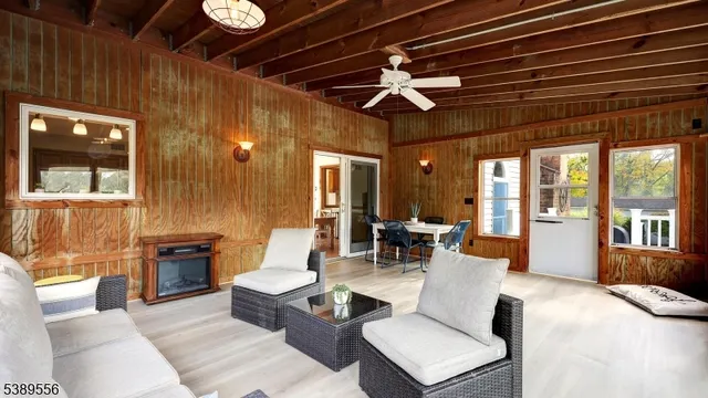 $885,000 | 4 Chamberlain Road, Flemington, NJ 08822