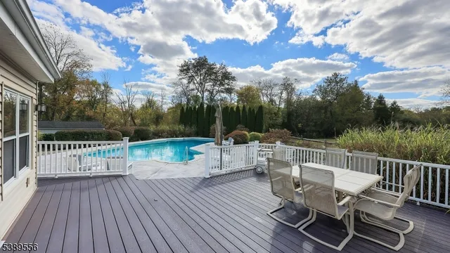 $885,000 | 4 Chamberlain Road, Flemington, NJ 08822