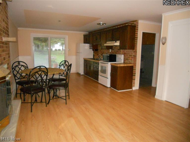 Family room in lower level wit additioal kitchen